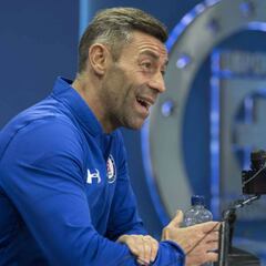 Pedro Caixinha: Seremos 11 contra 50 mil