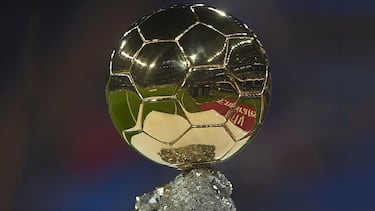 MADRID, SPAIN - DECEMBER 15: Ballon d'Or trophy before the La Liga match between Real Madrid CF and Rayo Vallecano de Madrid at Estadio Santiago Bernabeu on December 15, 2018 in Madrid, Spain. (Photo by Quality Sport Images/Getty Images)
TROFEO BALON DE ORO
PUBLICADA 15/12/20 NA MA03 5COL SILUETA
