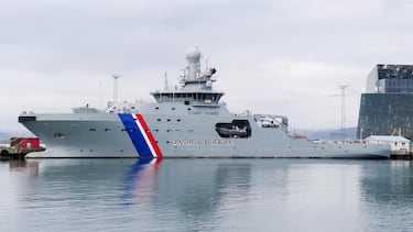 Los 22 países que sobreviven sin ejército: uno hace frontera con España y otro ‘humilló’ a Reino Unido en las ‘Guerras del Bacalao’