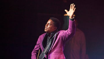 FILE PHOTO: Tito Jackson of the musical group The Jacksons performs during the group's Unity Tour at the Apollo Theater in New York June 28, 2012. REUTERS/Andrew Burton/File Photo