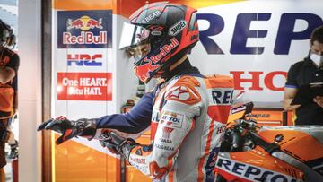 Marc M&aacute;rquez en el box de Honda en Jerez.