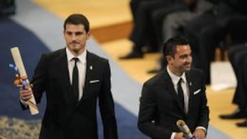 Iker y Xavi, en la ceremonia de 2012.