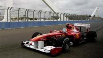 Alonso lidera la segunda sesión de libres en Valencia