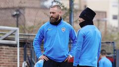 La hinchada de Boca prepara un recibimiento para De Rossi