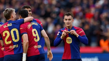 Once confirmado del Barcelona: Casadó por De Jong, indispuesto