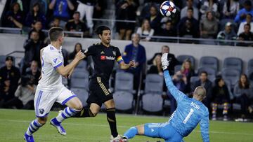 El atacante mexicano est&aacute; intratable y este viernes por la noche colabor&oacute; con una anotaci&oacute;n en el triunfo de Los Angeles FC ante Montreal Impact