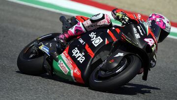 Aleix Espargaró con la Aprilia.