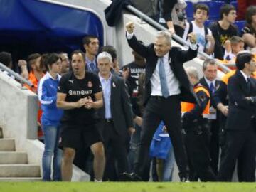 Espanyol-Atlético de Madrid.1-0. Javier Aguirre celebra el primer tanto.