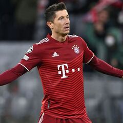 Bayern thrash Salzburg to reach Champions League quarters