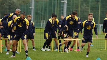 Pablo Vázquez, central del Deportivo, no se entrenó con sus compañeros.