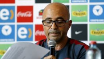 El 37% de los chilenos apoya a Jorge Sampaoli según Encuesta Cadem.