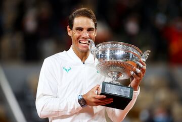 Victoria de Rafa Nadal  en tres sets por 6-0,6-2 y7-5 en 2h:41 al serbio Djokovic, para alzar su 13º título en Roland Garros.