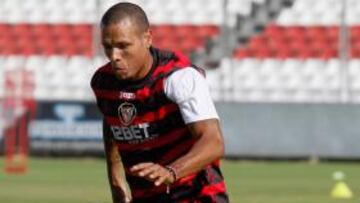 Luis Fabiano se queja: "Es muy doloroso estar en el banquillo"
