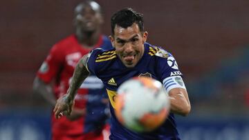 JJPANA4568. MEDELLÍN (COLOMBIA), 24/09/2020.- El jugador Carlos Tevez de Boca Juniors hoy, en un partido de la Copa Libertadores entre Deportivo Independiente Medellín (DIM) y Boca Juniors en el estadio Atanasio Girardot en Medellín (Colombia). EFE/ Fernando Vergara POOL