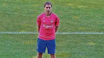 <b>CAPITÁN. </b>Aitor cumplirá hoy ante el Espanyol 150 partidos oficiales con el Recre. Lleva 77 en Primera, con dos goles.