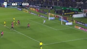 Es chileno, protagonizó un fichaje millonario y anota un golazo en su primer partido