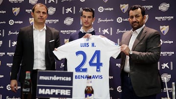 Arnau y el jeque Al-Thani, durante la presentaci&oacute;n de Luis Hern&aacute;ndez.