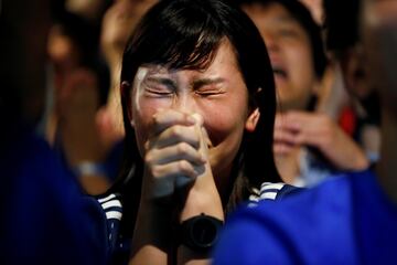 Japón-Bélgica (2-3). Una aficionada japonesa desolada tras la eliminación en octavos de final.