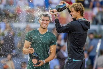 Carlos Alcaraz puso el broche de oro a un grandísimo Mutua Madrid Open. En la final más corta de los 20 años de historia del torneo (6-3 y 6-1), el murciano se merendó al vigente campeón, Alexander Zverev.
