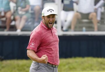 Jon Rahm logró su rimer grande sobre el recorrido de Torrey Pines tan solo dos semanas después de que le obligasen a retirarse del Memorial tras dar positivo en coronavirus. Dos espectaculares birdies en los hoyos 17 y 18 le permitieron superar a oosthuiz