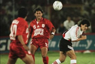 En la vuelta, en Cali, recibió un gol a los seis minutos. Iba 0-2 la serie. Pero Jorge 'El Patrón' Bermúdez marcó doblete y Alex Escobar al minuto 79 le dio el paso a América a la final ante River Plate, donde luego perdería. 