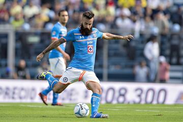 Marc Crosas fue campeón con Santos y jugador indiscutible con Leones Negros antes de sufrir una grave lesión con Cruz Azul.