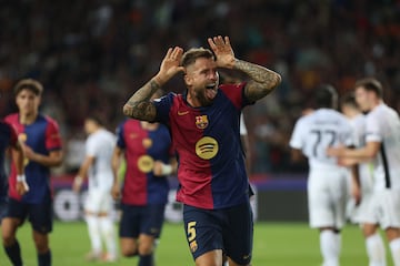 3-0. Íñigo Martínez celebra el gol que marca de cabeza en el minuto 36 de partido.