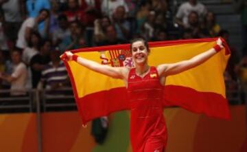 Carolina Marín vence en la final de bádminton a la india Shindu en un partido agónico (19-21, 21-12 y 21-15) y logra la undécima medalla para el equipo español. La sexta de oro para España en los JJOO 2016