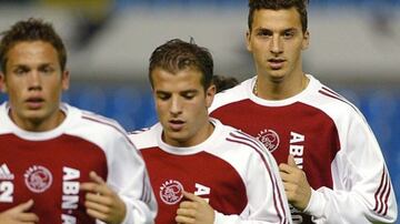 Mientras militaba en el Ajax, Ibrahimovic disputó un partido con su selección en contra de Holanda, en donde además de hacer gol, lesionó al que entonces era su compañero de equipo Rafael Van der Vaart. Después de haber sido acusado de haberlo hecho a propósito, Zlatan declaró que "no lo había lesioando con intención", pero que si Van der Vaart seguía acusándolo "le rompería las dos piernas".