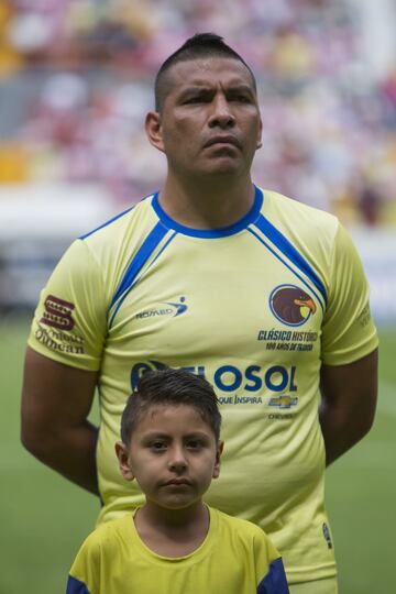 Las leyendas que despidieron el estadio Azul