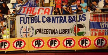 La UC recibe sanción por exhibir un lienzo de apoyo a Palestina