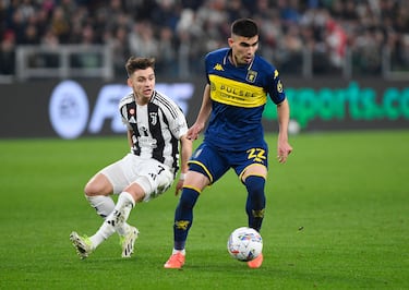 Johan Vásquez sufre el peso de la capitanía del Genoa