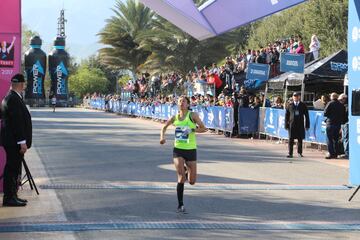 Monterrey vivió una fiesta importante con el Maratón Powerade, donde decenas de corredores desafiaron al frío para cumplir esta meta.