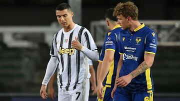 Cristiano, con mal gesto durante el partido contra el Verona.
