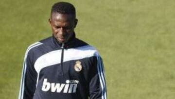 <strong>FUTURO INCIERTO.</strong> Diarra y Van Nistelrooy podrían no terminar la temporada en el Real Madrid.