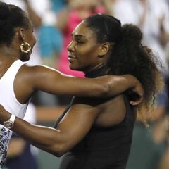 Venus Williams upstages sister Serena at Indian Wells