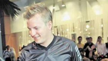 <b>LE QUIEREN. </b>Raikkonen se dio ayer un baño de multitudes por las calles de Kuala Lumpur, la capital malaya.
