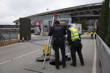 La Ciudad Condal, el hotel de concentración y los alrededores del Camp Nou están blindados por las fuerzas de seguridad para que todo transcurra con normalidad.