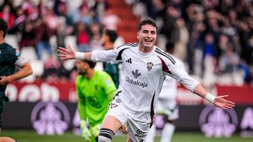 Morcillo le quita el liderato al Almería