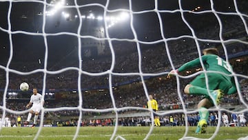 Soccer Football - Atletico Madrid v Real Madrid - UEFA Champions League Final - San Siro Stadium, Milan, Italy - 28/5/16
 Real Madrid&#039;s Cristiano Ronaldo scores the winning penalty in the shootout
 Reuters / Stefan Wermuth
 Livepic
 EDITORIAL USE ONL