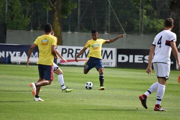 La Selección Colombia jugó un amistoso a puerta cerrada ante la Primavera del Genoa en Milanello, en el cual José Pékerman puso a prueba los esquemas y variantes que ha trabajado en los últimos días. James y Cristian Zapata, los ausentes. Otro que no tuvo acción fue José Fernando Cuadrado por decisión técnica.