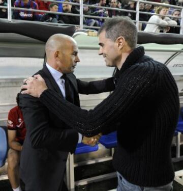 Saludo entre Jémez y Garitano.