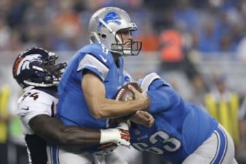 Los Lions intentaron recortar distancias con una conversi¨®n de 2 puntos, pero Joique Bell fue parado por la defensa de los Broncos, quedando el partido con un igualado 14 a 12. En el cuarto cuarto, los Lions fueron incapaces de remontar el encuentro. Esto se debi¨® en gran parte a la buena defensa sobre Matt Stafford, que acab¨® el partido con 284 yardas, 1 touchdown, 2 intercepciones y un fumble que recuperar¨ªan los Broncos y que originar¨ªa un field goal de 48 yardas de Ben McManus que pondr¨ªa el marcador en 17 a 12.