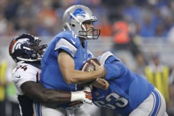 Los Lions intentaron recortar distancias con una conversión de 2 puntos, pero Joique Bell fue parado por la defensa de los Broncos, quedando el partido con un igualado 14 a 12. En el cuarto cuarto, los Lions fueron incapaces de remontar el encuentro. Esto se debió en gran parte a la buena defensa sobre Matt Stafford, que acabó el partido con 284 yardas, 1 touchdown, 2 intercepciones y un fumble que recuperarían los Broncos y que originaría un field goal de 48 yardas de Ben McManus que pondría el marcador en 17 a 12.