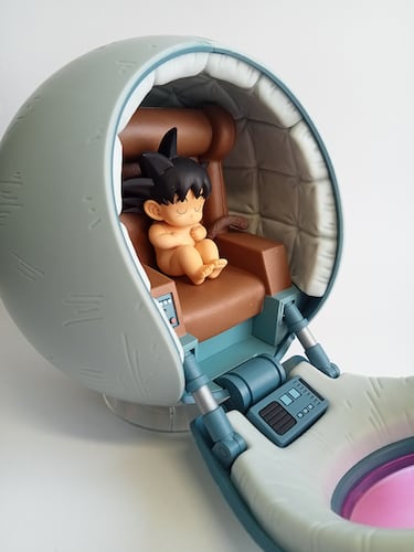 ‘Dragon Ball’ rinde homenaje a sus orígenes con esta monumental figura de Goku bebé en su cápsula Saiyan