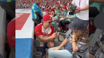 ¡Aquí sí hubo final feliz! Pareja se compromete en el Alfredo Haro Helú