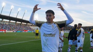 O’Higgins vs Coquimbo Unido,
campeonato 2025.
El jugador de Coquimbo Unido Matias Palavecino, centro, celebra su gol contra O’Higgins durante el partido de primera division disputado en el Estadio Codelco El Teniente de Rancagua, Chile.
26/10/2025
Jorge Loyola/Photosport
O’Higgins vs Coquimbo Unido, 2025 First division league
Coquimbo Unido player Matias Palavecino, center, celebrates his goal against O’Higgins during the first division match at the Codelco El Teniente stadium in Rancagua, Chile.
26/10/2025
Jorge Loyola/Photosport