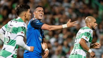Rogelio Funes Mori of Monterrey during the game Santos vs Monterrey, corresponding to first leg match of Quarterfinals of the Torneo Clausura 2023 of the Liga BBVA MX, at TSM Corona Stadium, on May 10, 2023.
<br><br>
Rogelio Funes Mori de Monterrey durante el partido Santos vs Monterrey, Correspondiente al partido de Ida de Cuartos de Final del Torneo Clausura 2023 de la Liga BBVA MX,en el Estadio TSM Corona, el 10 de Mayo de 2023.
