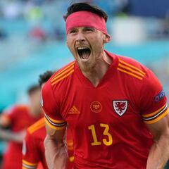 Kieffer Moore: de salvar vidas a goleador de Gales