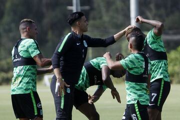 Atlético Nacional se prepara para enfrentar a Colo Colo en la Libertadores y a Huila en la semifinal de la Liga Águila.